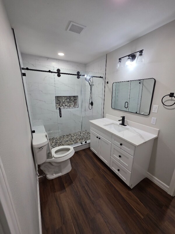 Building Photo - 704 S Kansas Ave