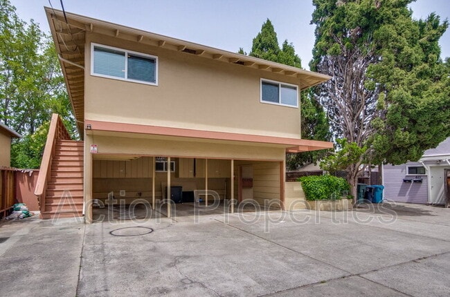 Building Photo - 661 Channing Ave