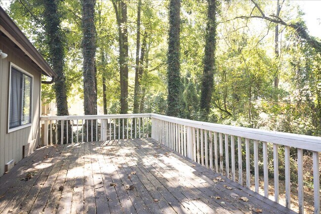 Building Photo - 3bd/2ba Home in Cul-De-Sac in Quiet Neighb...