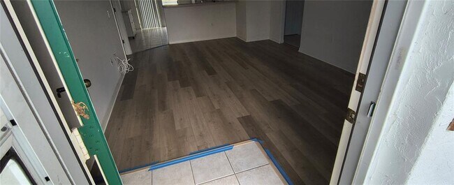 Building Photo - 2959 Lobelia Rd