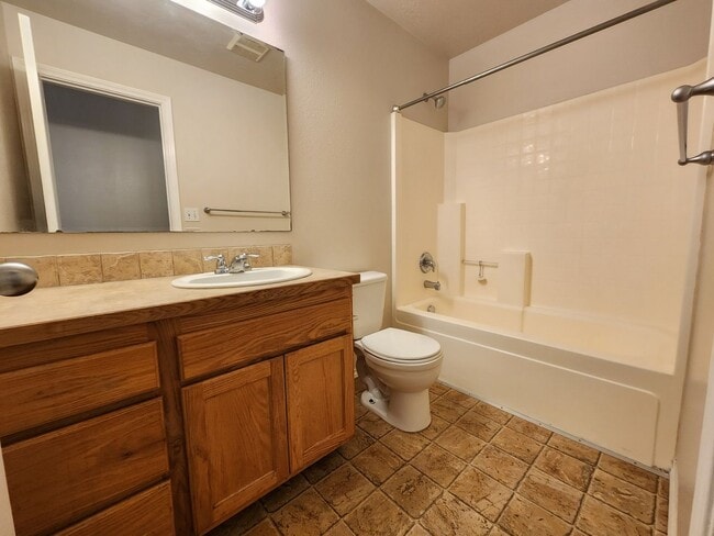 Building Photo - Caldwell 3 Bedroom 2 Bath home.