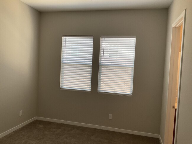 Building Photo - 598 Sandpiper Run Ln