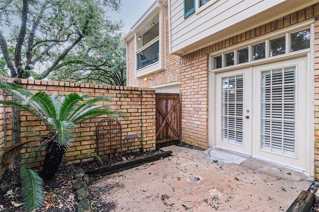 Building Photo - 4000 Purdue St