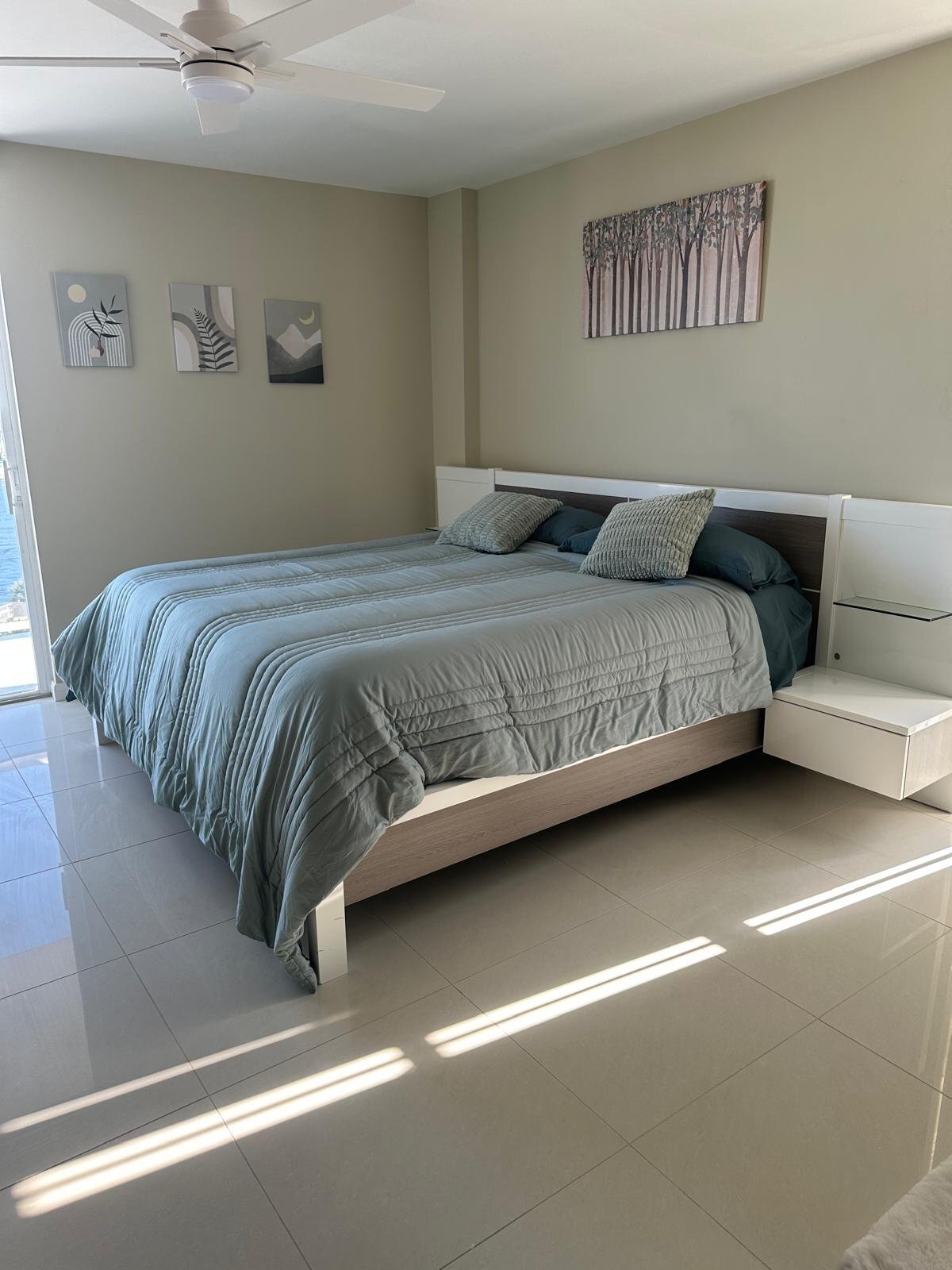 Building Photo - 20505 E Country Club Dr