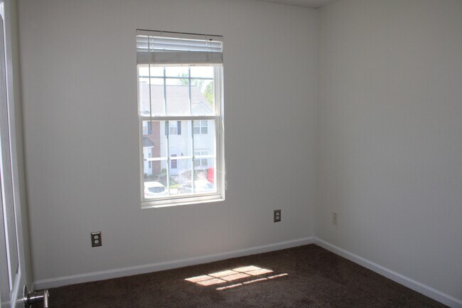 Building Photo - 2802 Gross Ave