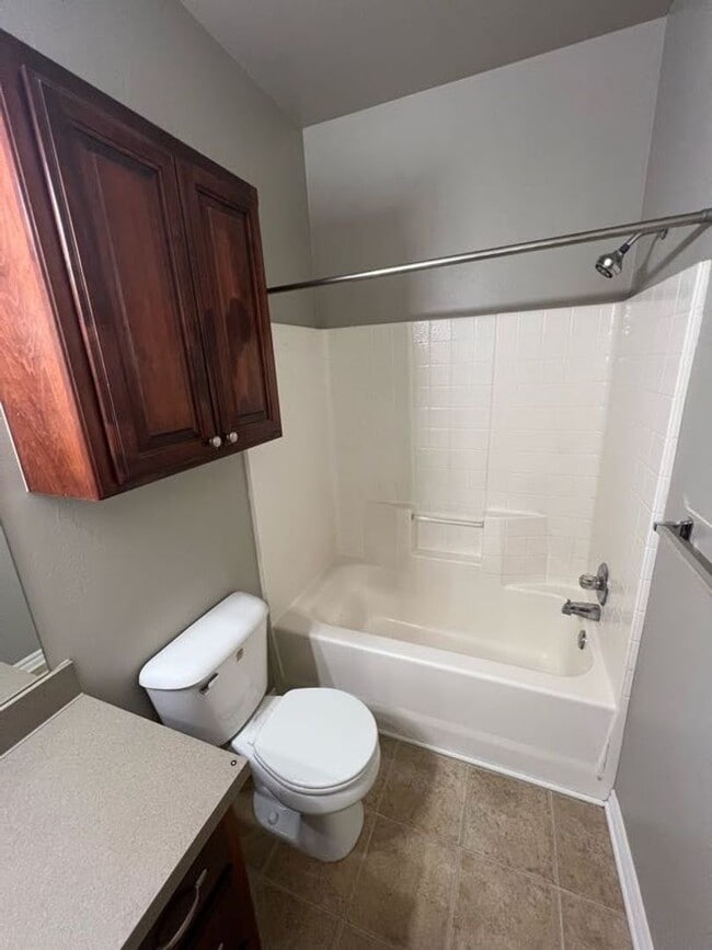 Building Photo - (3) Bed/(2.5) Bath Townhouse in Core Norma...