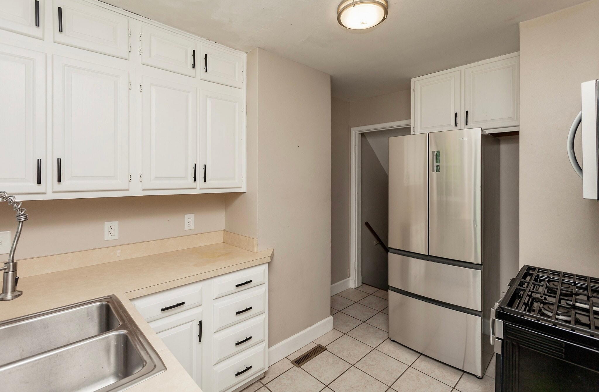 Kitchen - 2031 Friley Rd