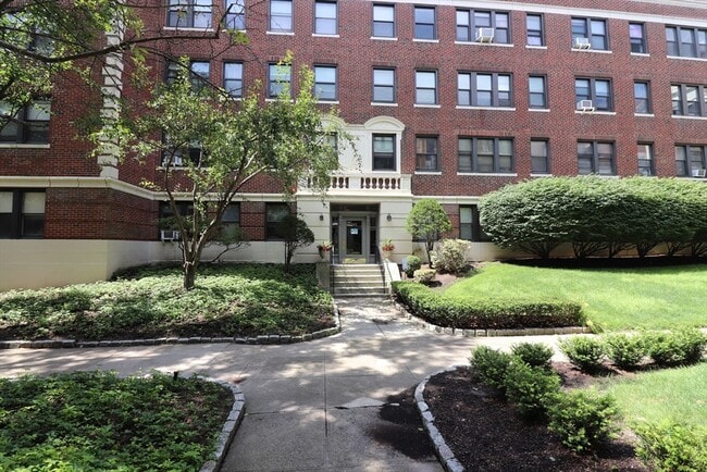 Building Photo - 145 Englewood Ave