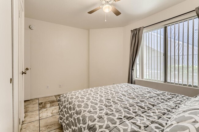 Building Photo - FULLY FURNISHED 2 bedroom condo near UNLV!