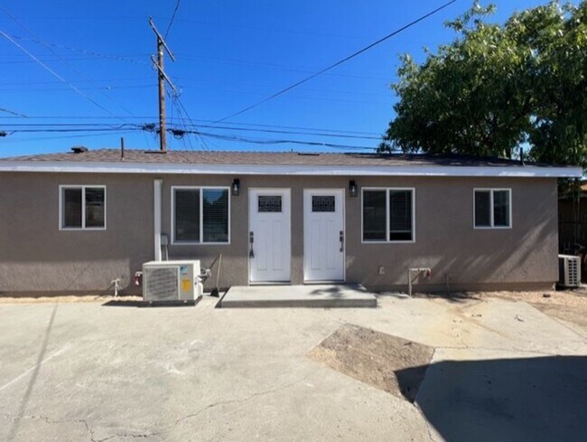 Building Photo - 1081 E Nocta St