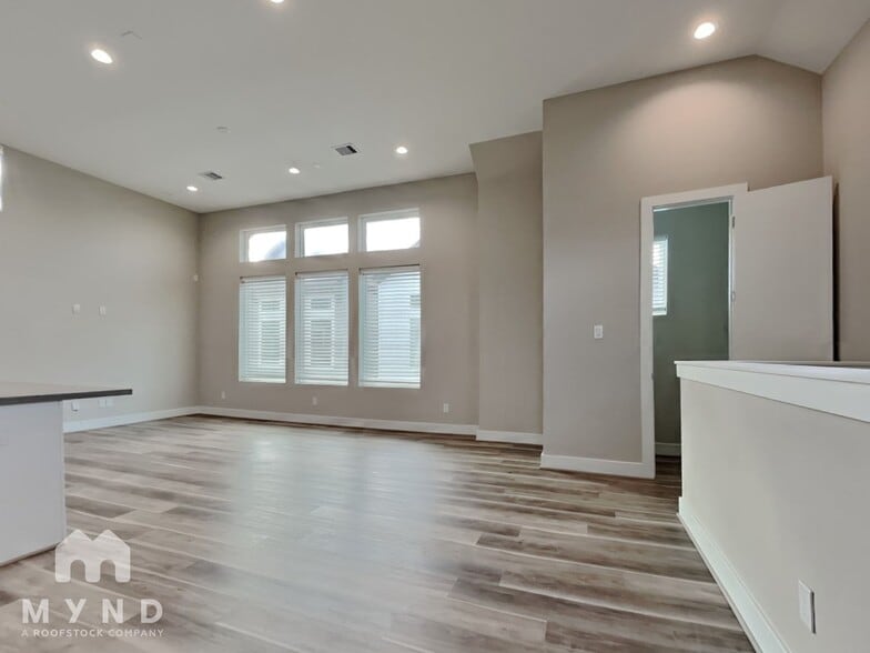 Building Photo - 5902 Gardendale Dr