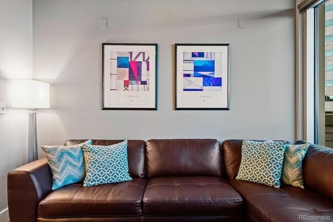 Building Photo - 2001 Lincoln St