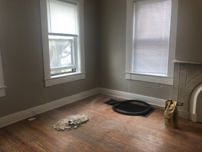 Building Photo - 65 E William St