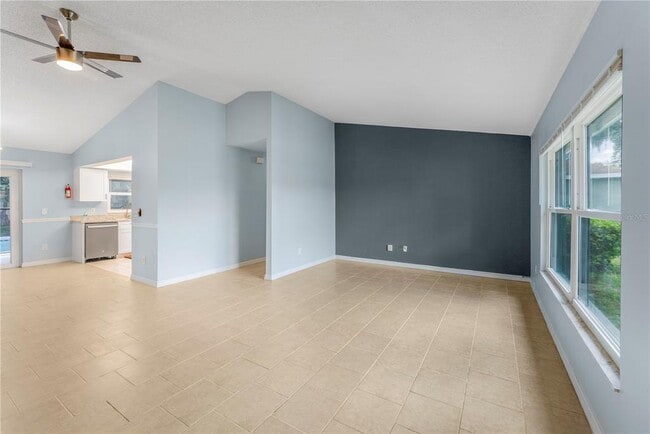 Building Photo - 332 Iowa Woods Cir W