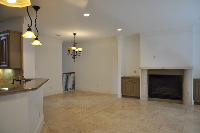 Building Photo - 5922 Burgoyne Dr.