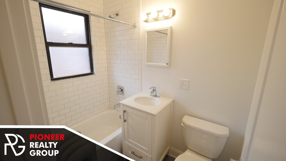 Building Photo - 2648 N Spaulding Ave