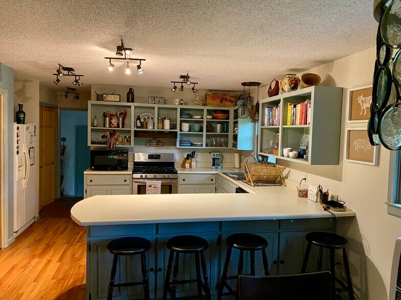 Kitchen - 276 Crooked Creek Ln