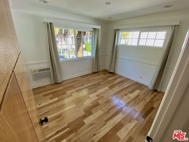 Building Photo - 1126 N Formosa Ave