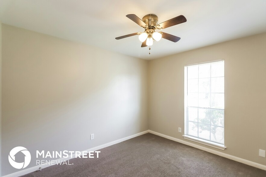 Building Photo - 6038 W Airport Blvd