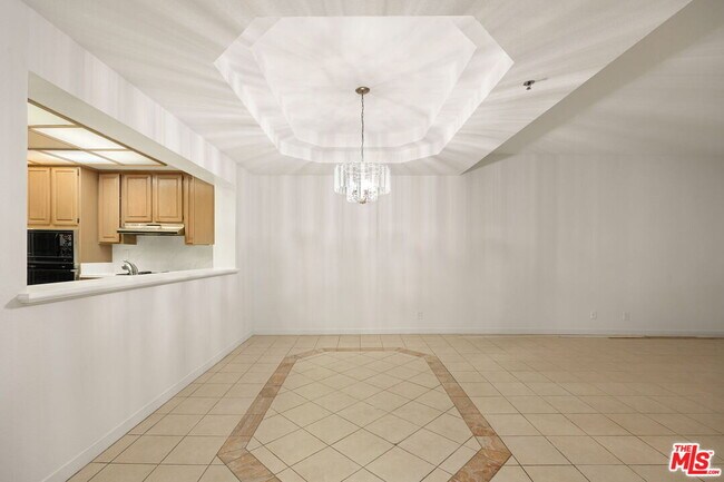 Building Photo - 2122 Century Park Ln