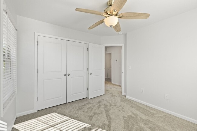 Building Photo - **Spacious 3/2.5 Townhome in Durham**