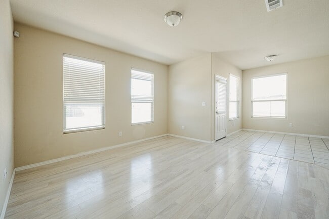Building Photo - 6919 Kate Reed Dr