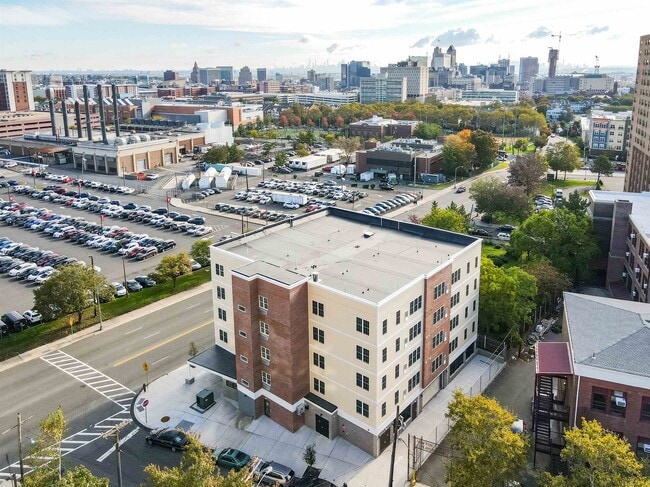 Building Photo - 162-170 S Orange Ave