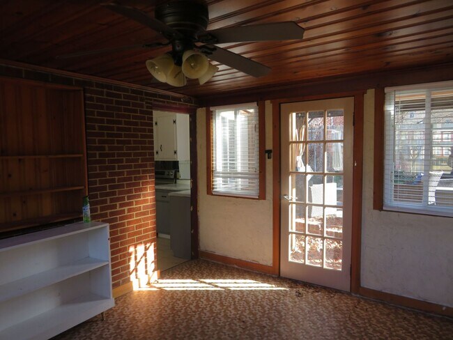 Building Photo - Colonial Heights Virginia