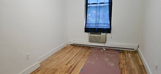Building Photo - 35 Avenue St