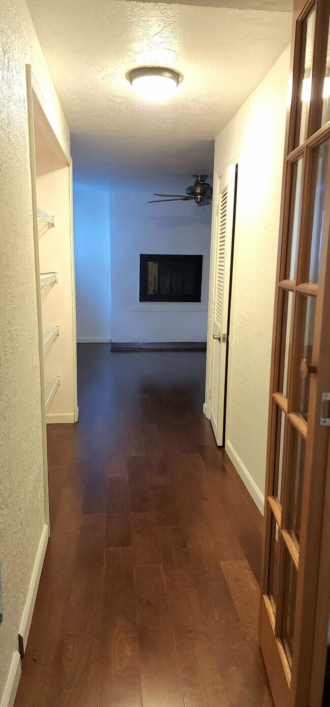 Building Photo - 42-KE642 N Bass Ct