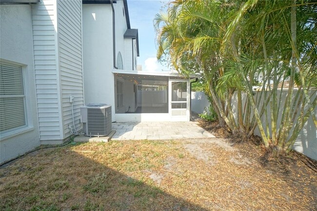 Building Photo - 11804 Branch Mooring Dr