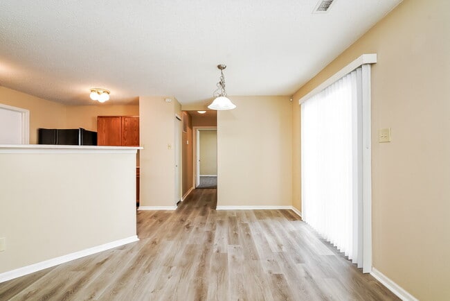 Building Photo - 2334 Bristol Dr