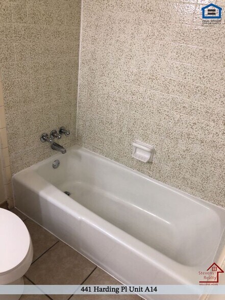 Building Photo - 441 Harding Pl