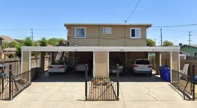 Building Photo - Newly Remodeled Upstairs 2 Bedroom 1 Bath ...