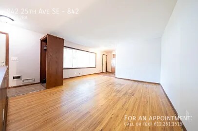 Building Photo - 842 25th Ave SE