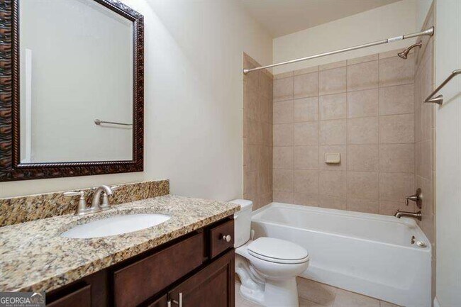 Building Photo - 4215 Miramount Overlook