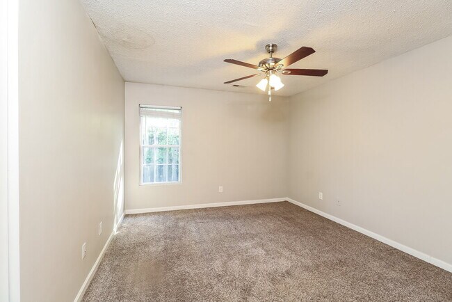 Building Photo - 1069 Park Meadow Dr