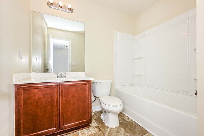 Building Photo - 1305 Forsythia Wy