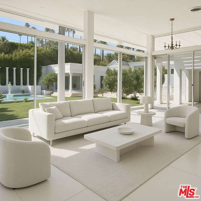 Building Photo - 713 Elm Dr