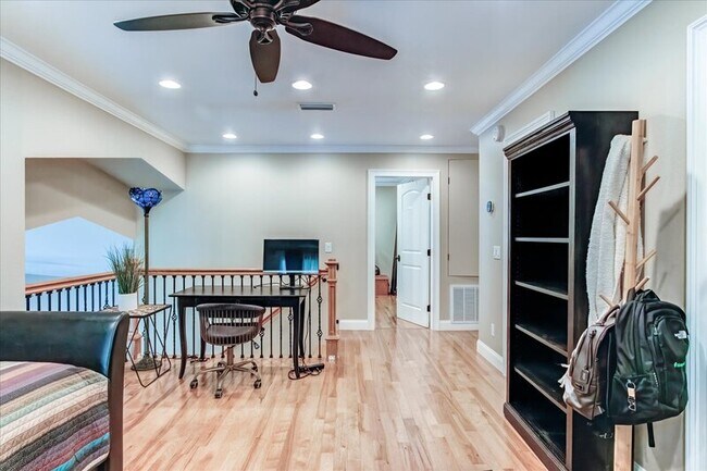 Building Photo - 848 Bucksaw Pl