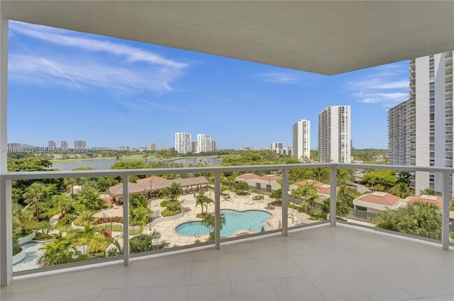 Building Photo - 20281 E Country Club Dr