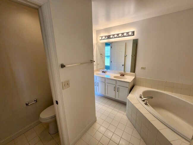 Building Photo - 1904 Cobblestone Dr