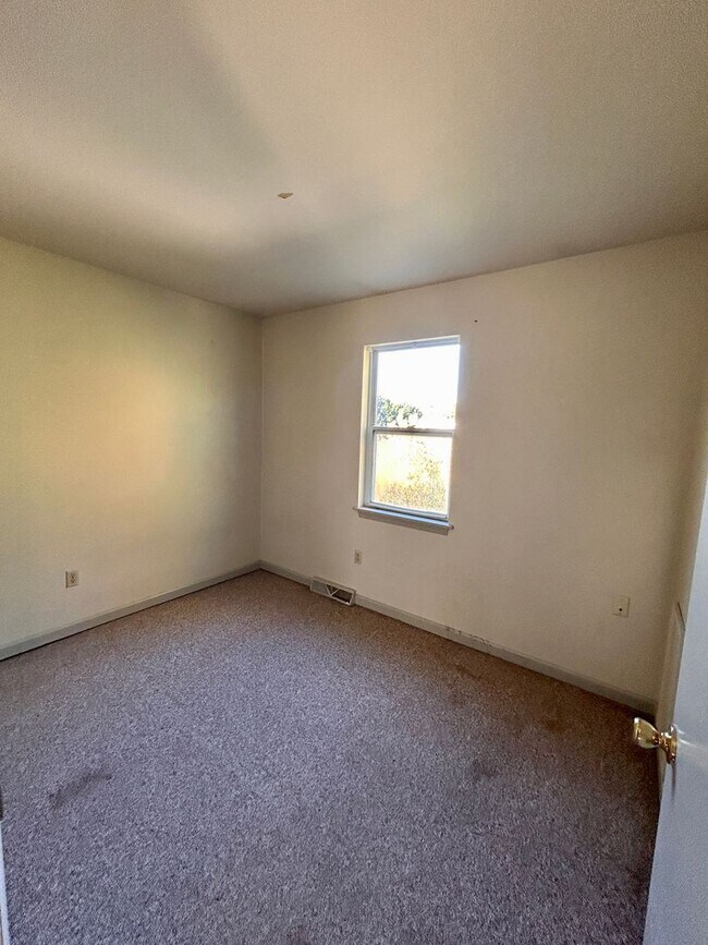 Building Photo - 20 N Poplar Ct