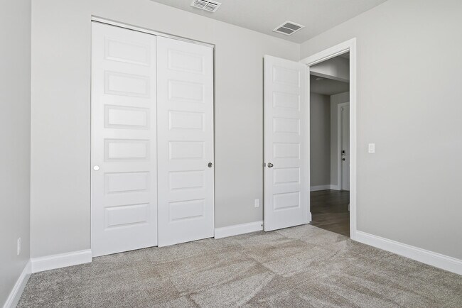 Building Photo - 8558 Dahlia Cir