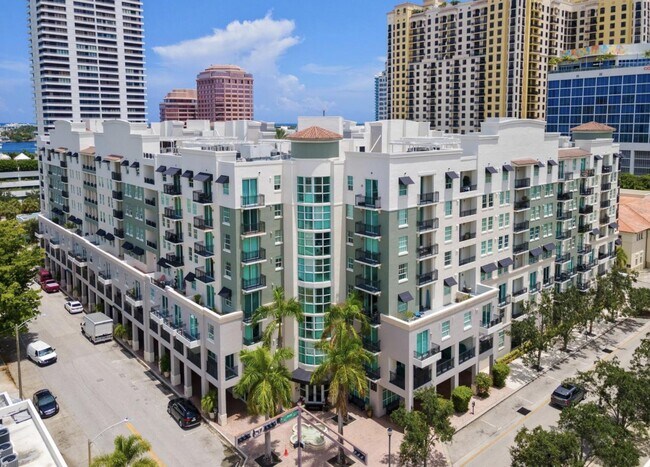 Building Photo - 600 S Dixie Hwy