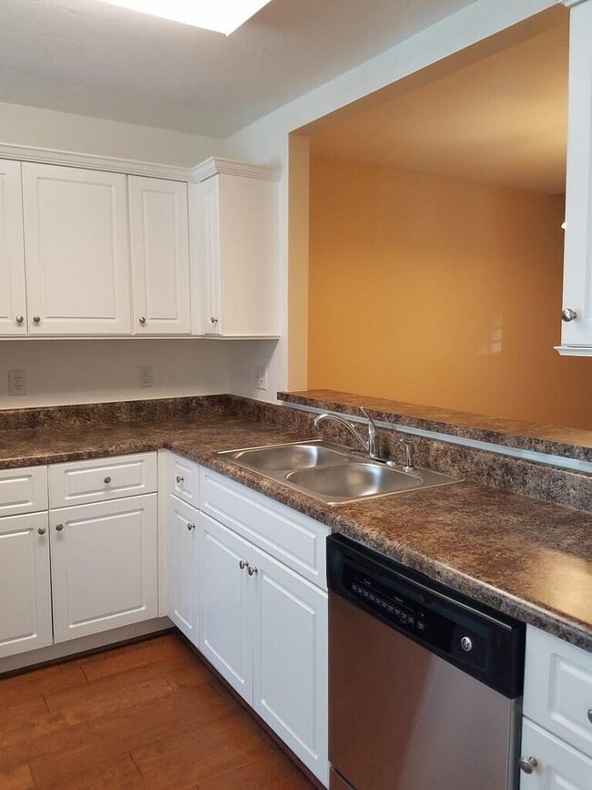 Building Photo - 460 Strutter Trail