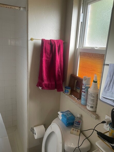 master bathroom - 1995 Kingston St