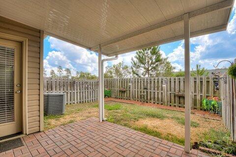 Building Photo - 929 Erika Ln