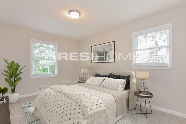 Building Photo - 5811 Navarre Ct