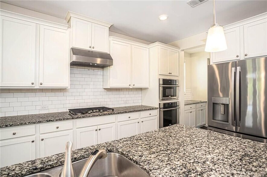 Building Photo - 138 Avery Lndg Wy